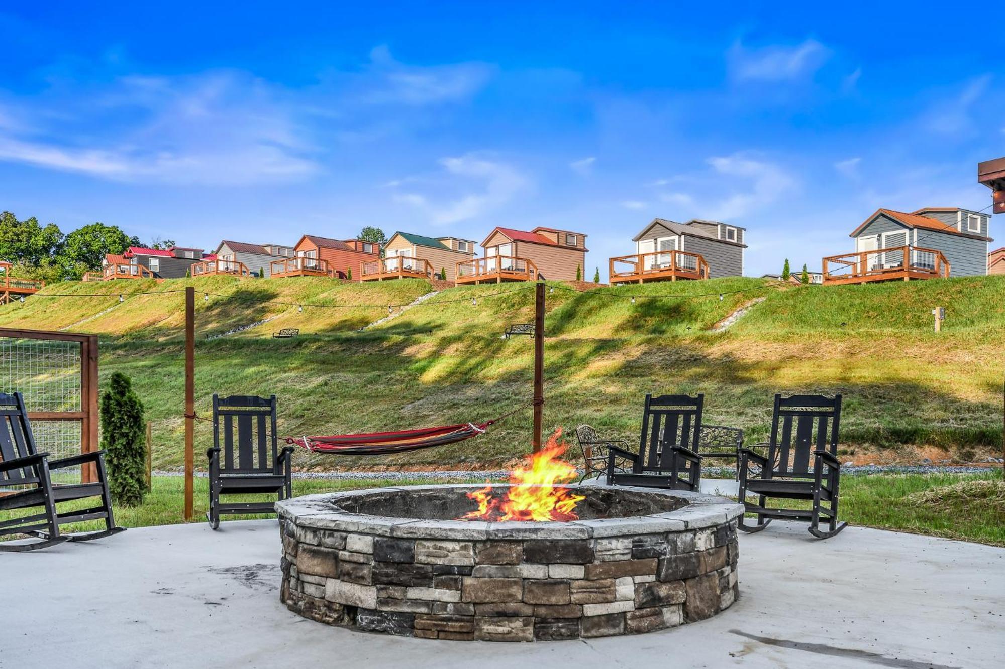 Sojourn Lodging Sevierville Exterior photo